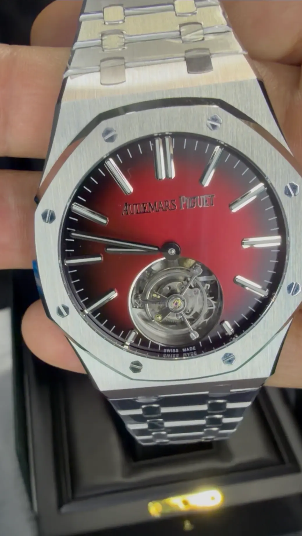 Reloj Línea Ejecutiva Suprema – Edición Tourbillon Volante "Burgundy Fumé" - Imagen 2