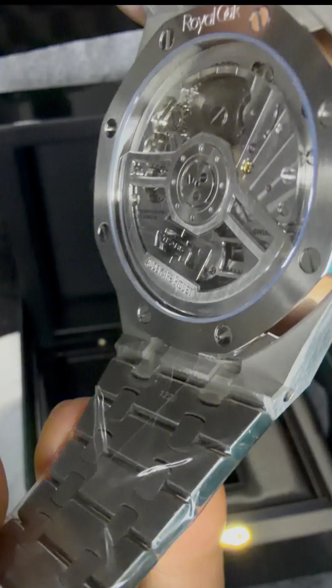 Reloj Línea Ejecutiva Suprema – Edición Tourbillon Volante "Burgundy Fumé" - Imagen 3