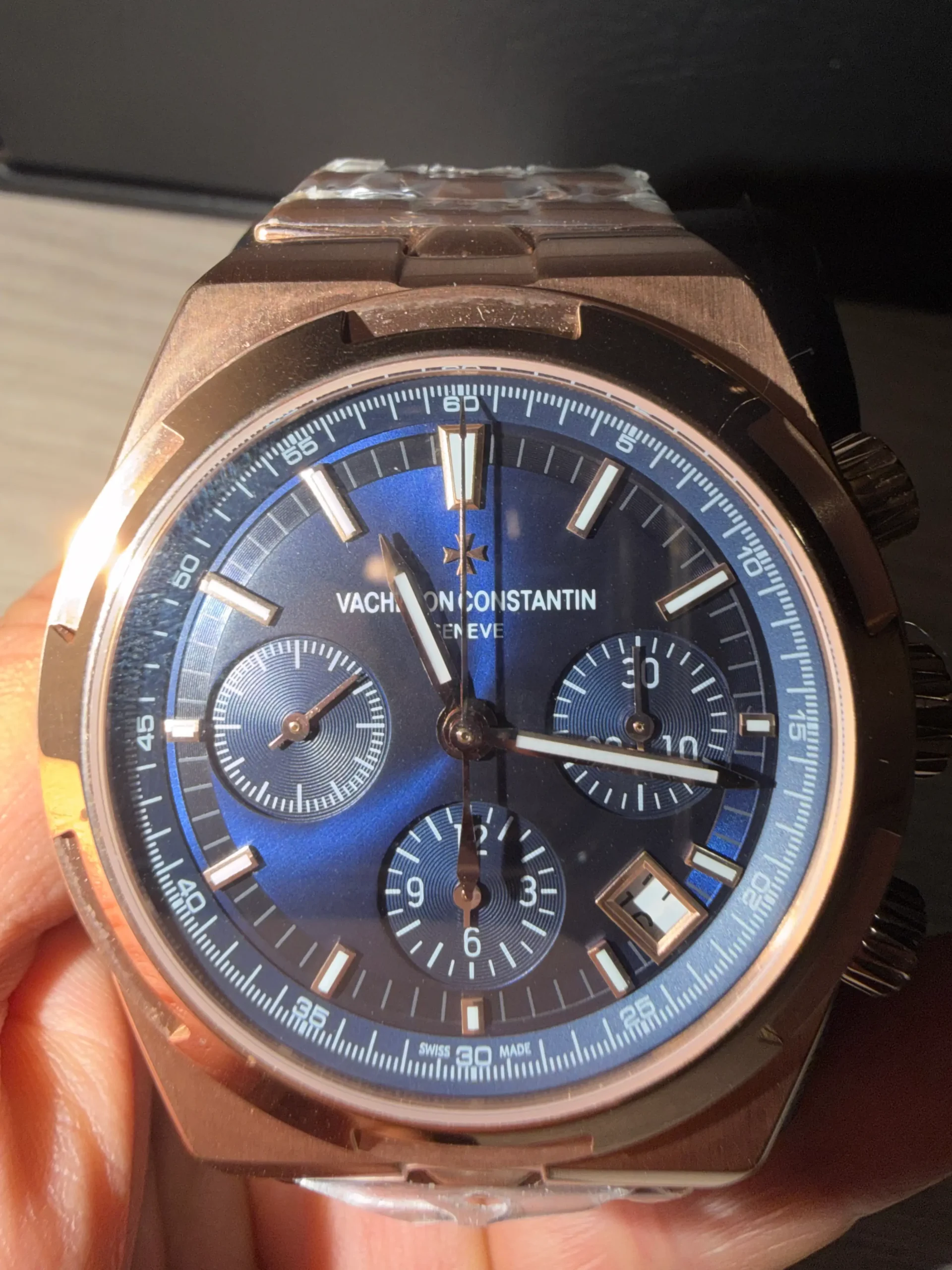 Reloj Cronógrafo Deportivo de Lujo – Edición "Overseas Azul Imperial"