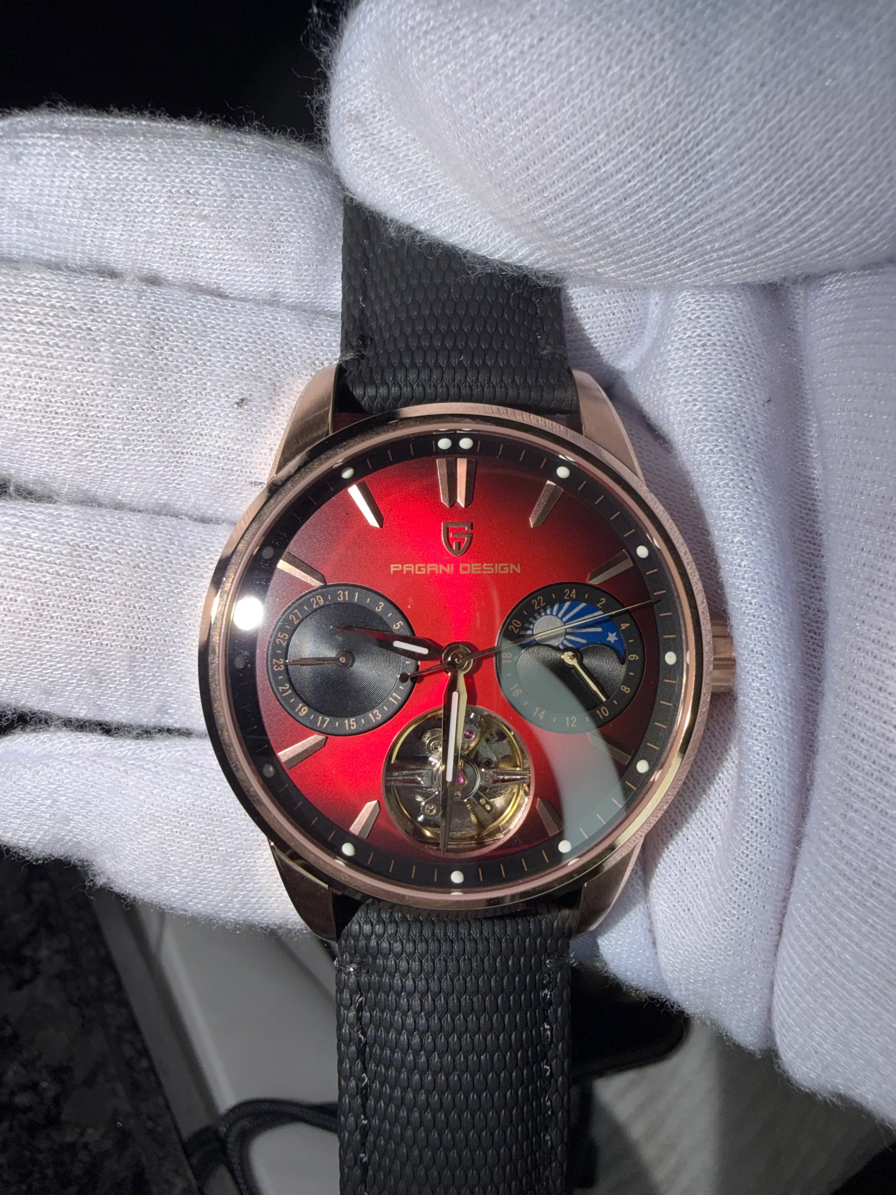 Pagani Design Automático "Celestial Crimson" – Modelo PD-YS021 Original