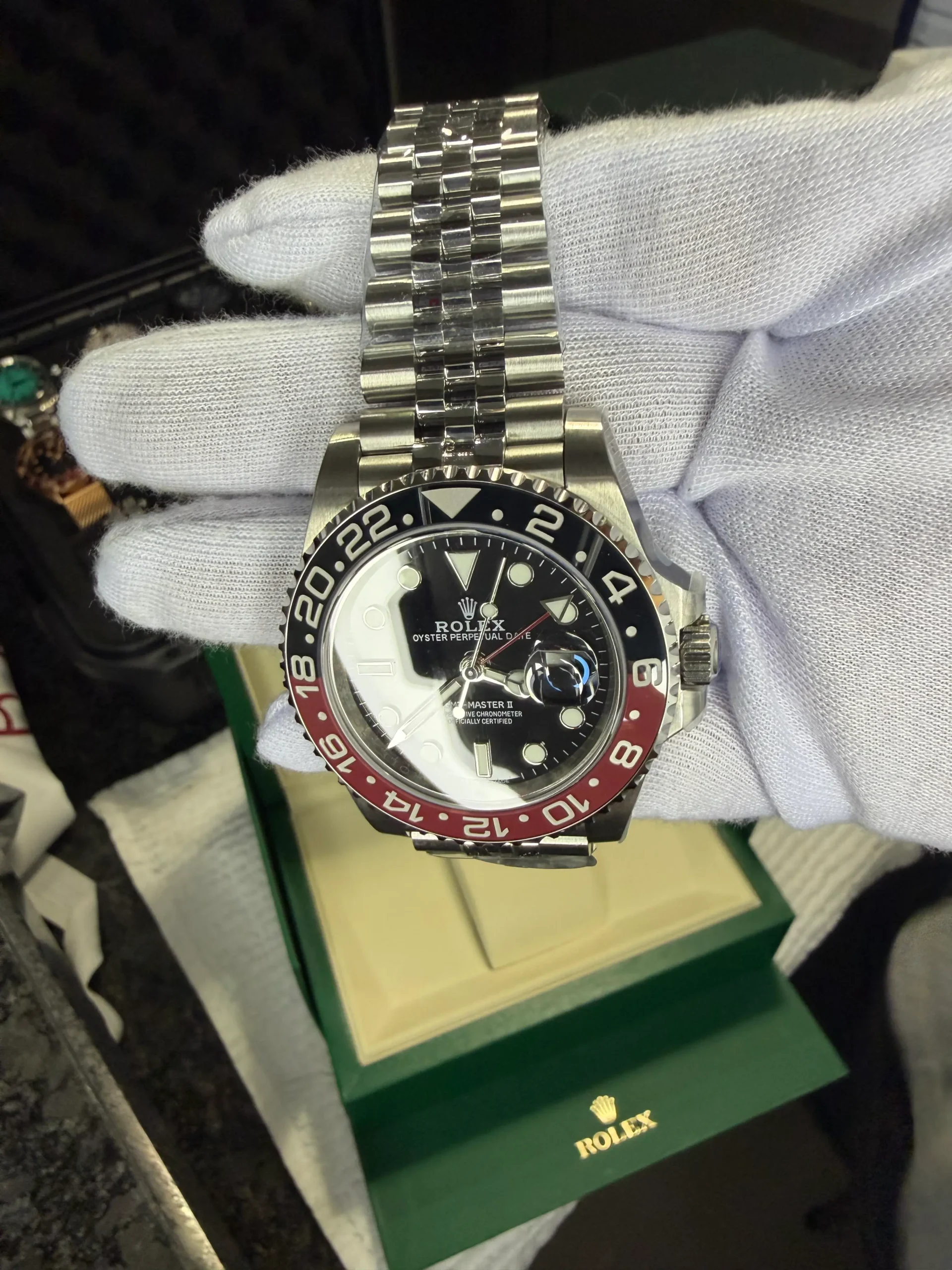 Reloj Profesional de Viaje – Línea Horizon GMT "Classic Coke Edition" - Imagen 2